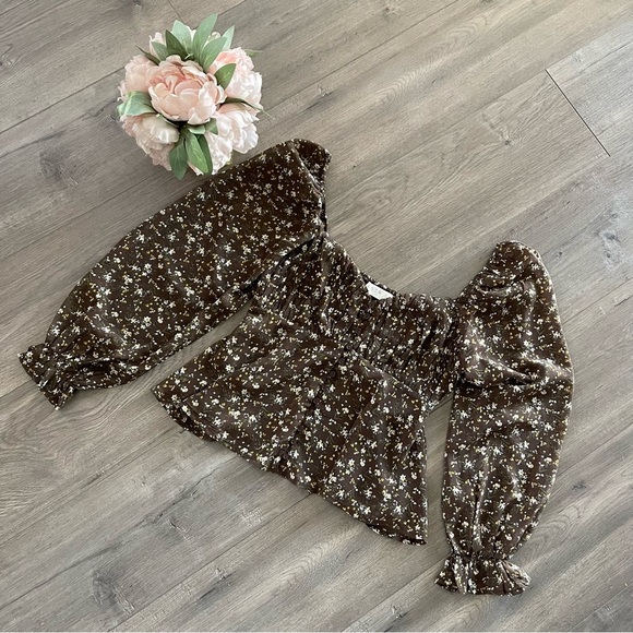 New ASTR the Label Brown Floral Button Up Poof Sleeve Sweetheart Top - Picture 3 of 7
